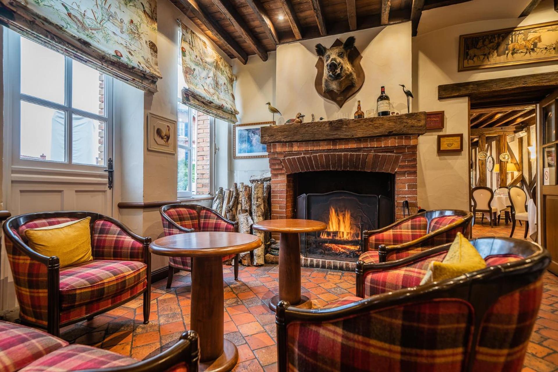 Logis Hotel Auberge Du Cheval Blanc Yvoy-le-Marron Екстер'єр фото