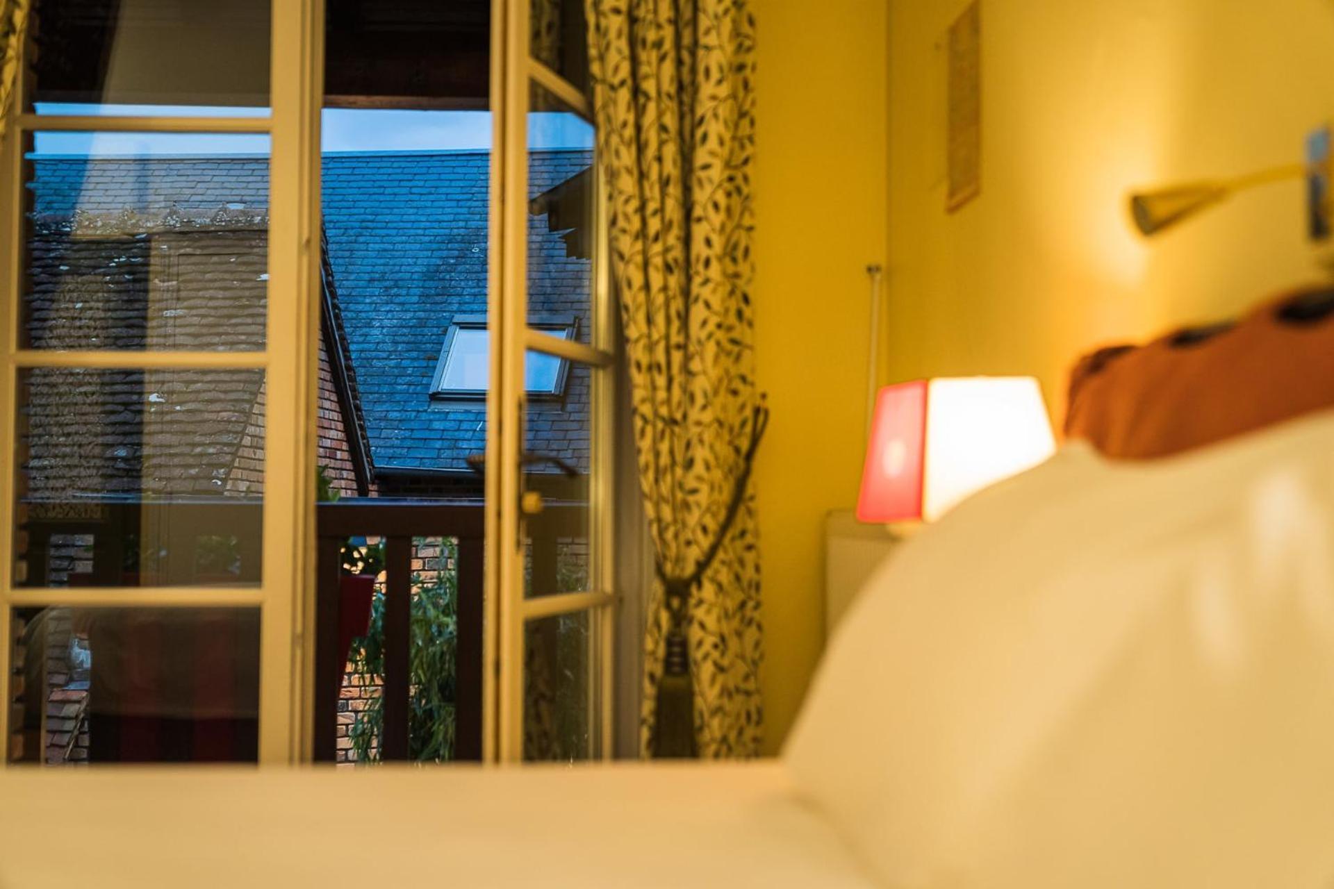 Logis Hotel Auberge Du Cheval Blanc Yvoy-le-Marron Екстер'єр фото