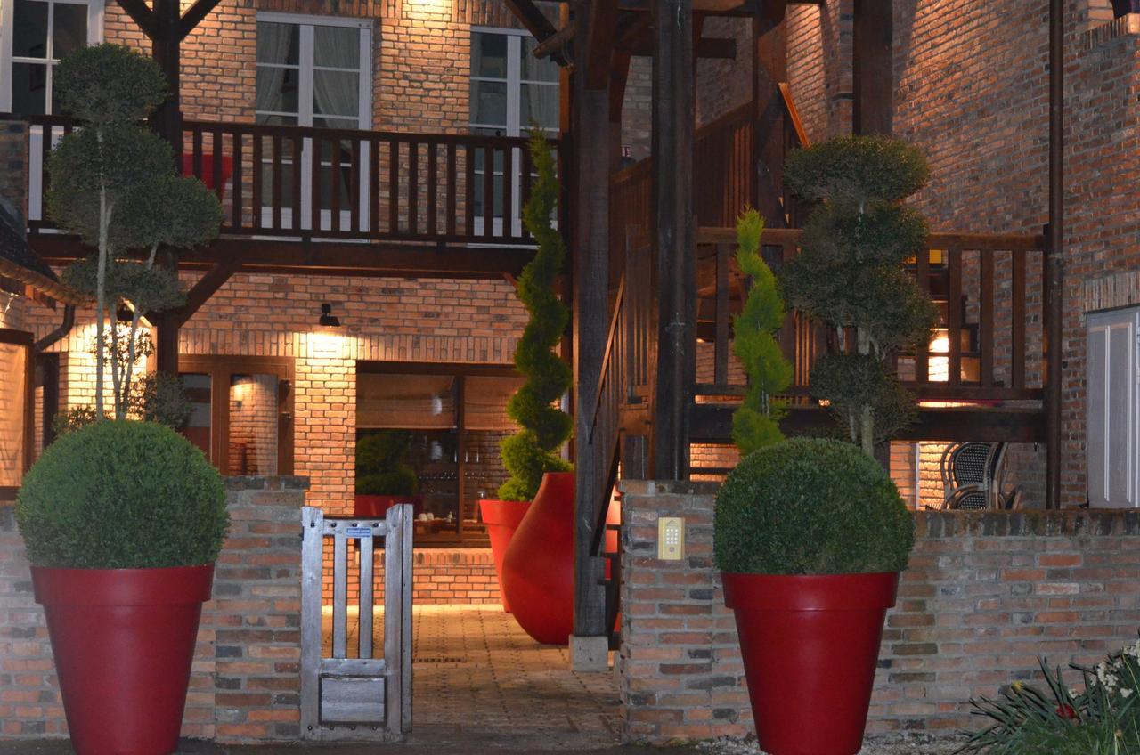 Logis Hotel Auberge Du Cheval Blanc Yvoy-le-Marron Екстер'єр фото
